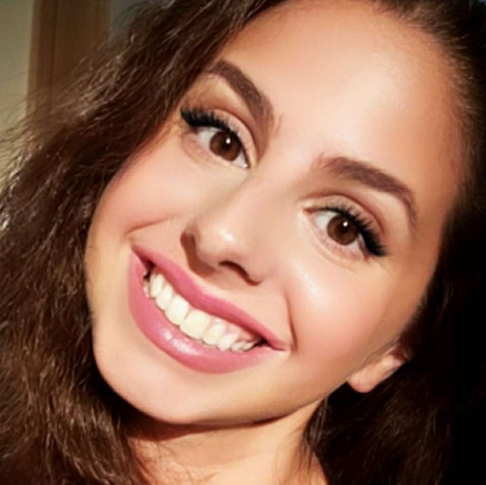 Meet your Posher, Nadia